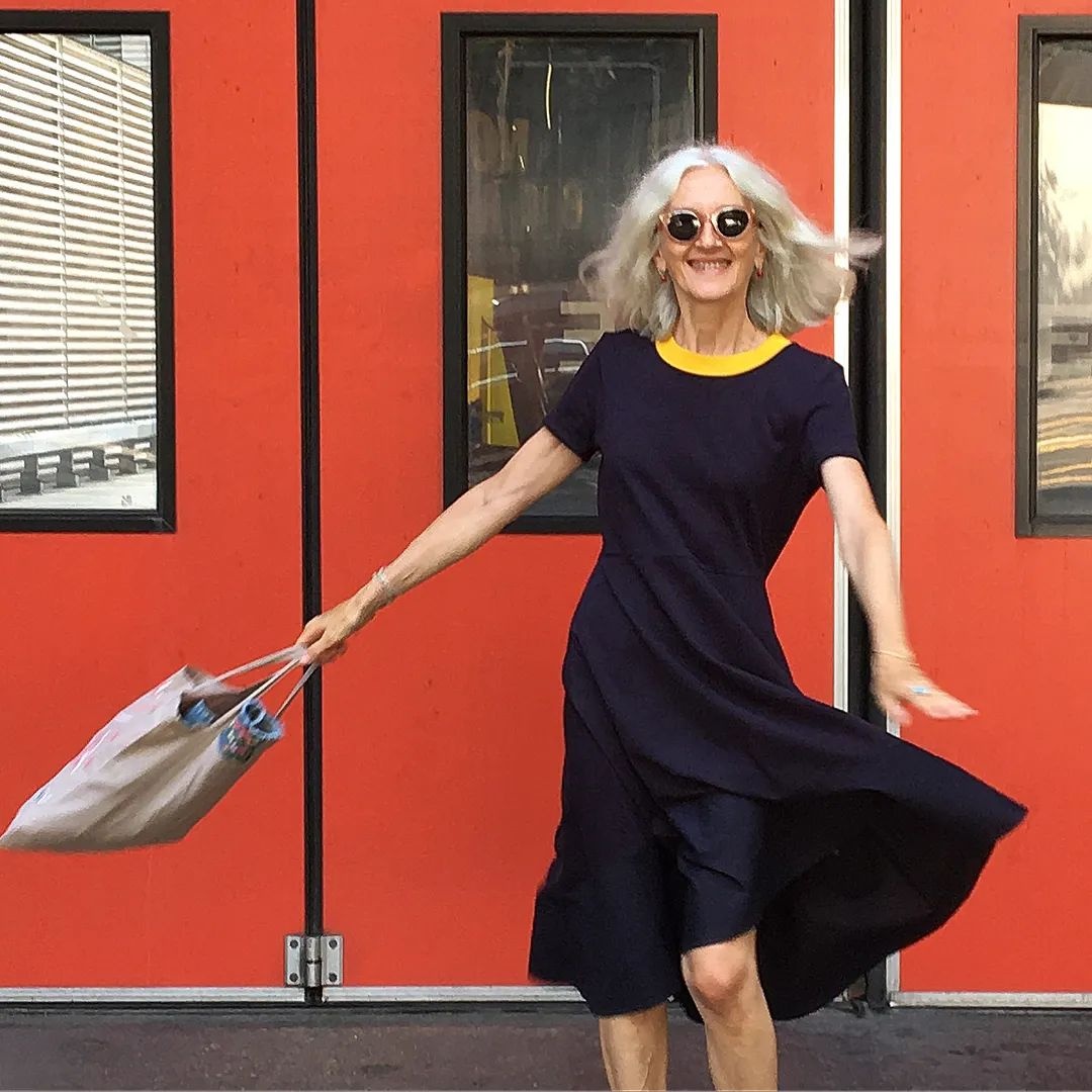 cu ba u60 dien bikini anh 2