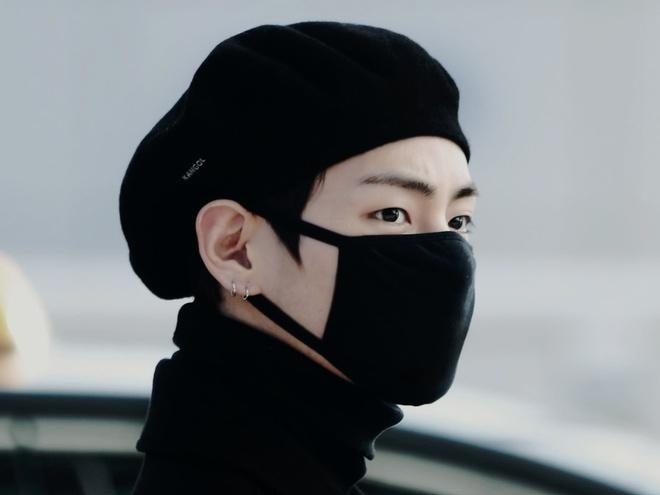 Khau trang mau gi bao ve da tot nhat duoi anh nang mat troi? hinh anh