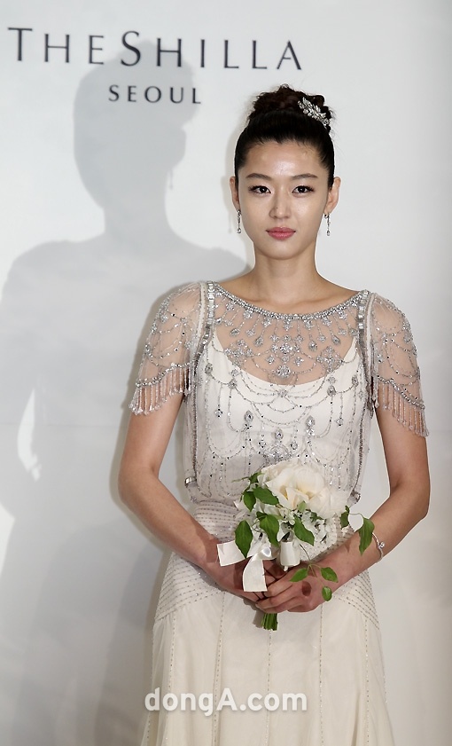 vay cuoi cua sao Han anh 4