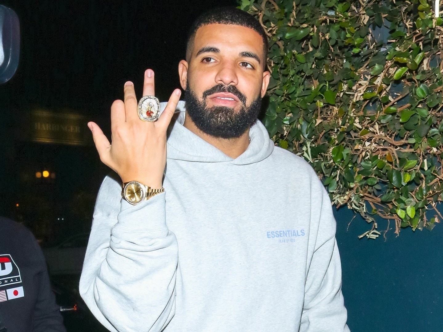 Bo suu tap toan dong ho dat gia cua Drake hinh anh