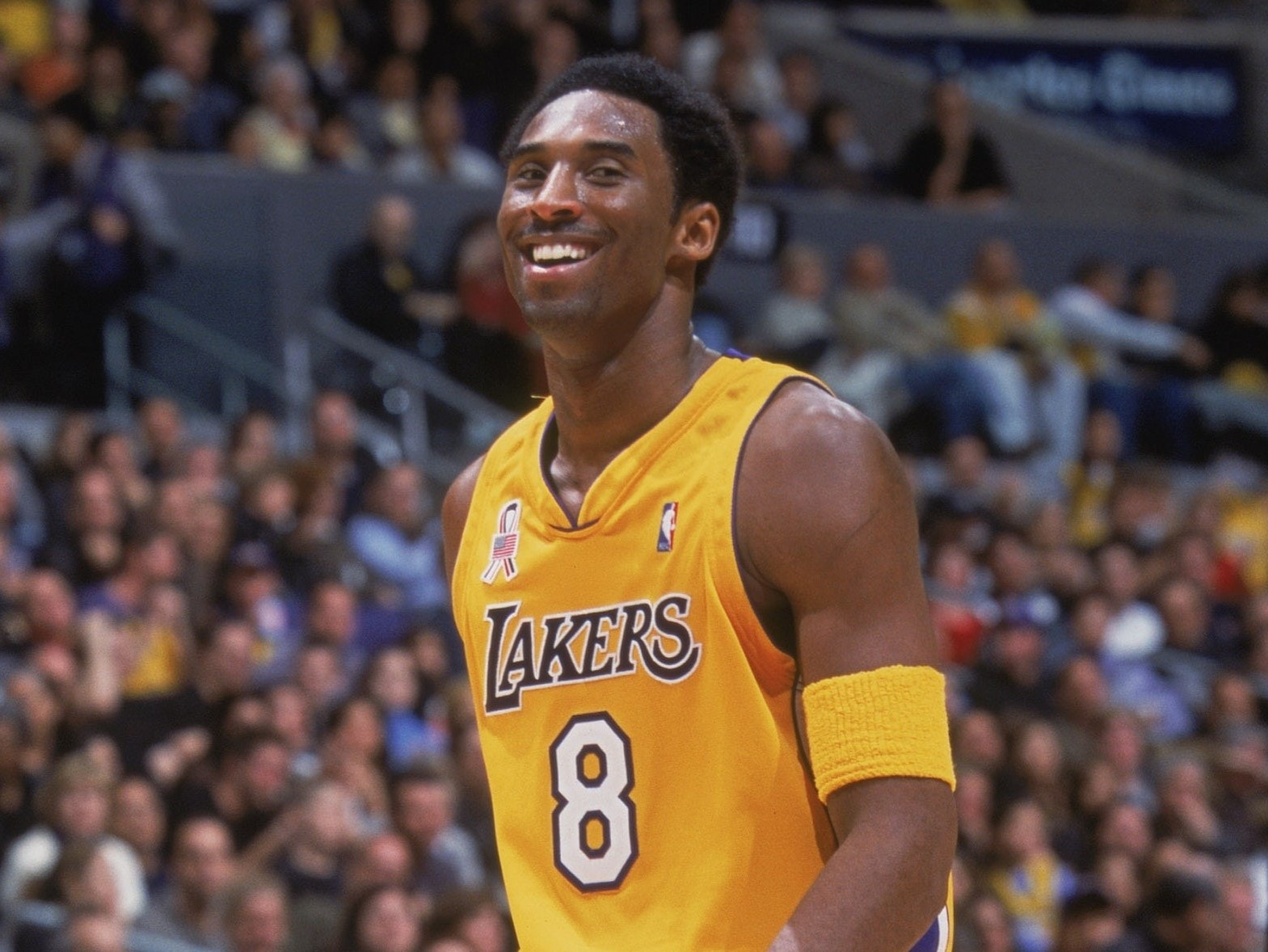 Doi giay bi che xau nhat lich su cua Kobe Bryant hinh anh