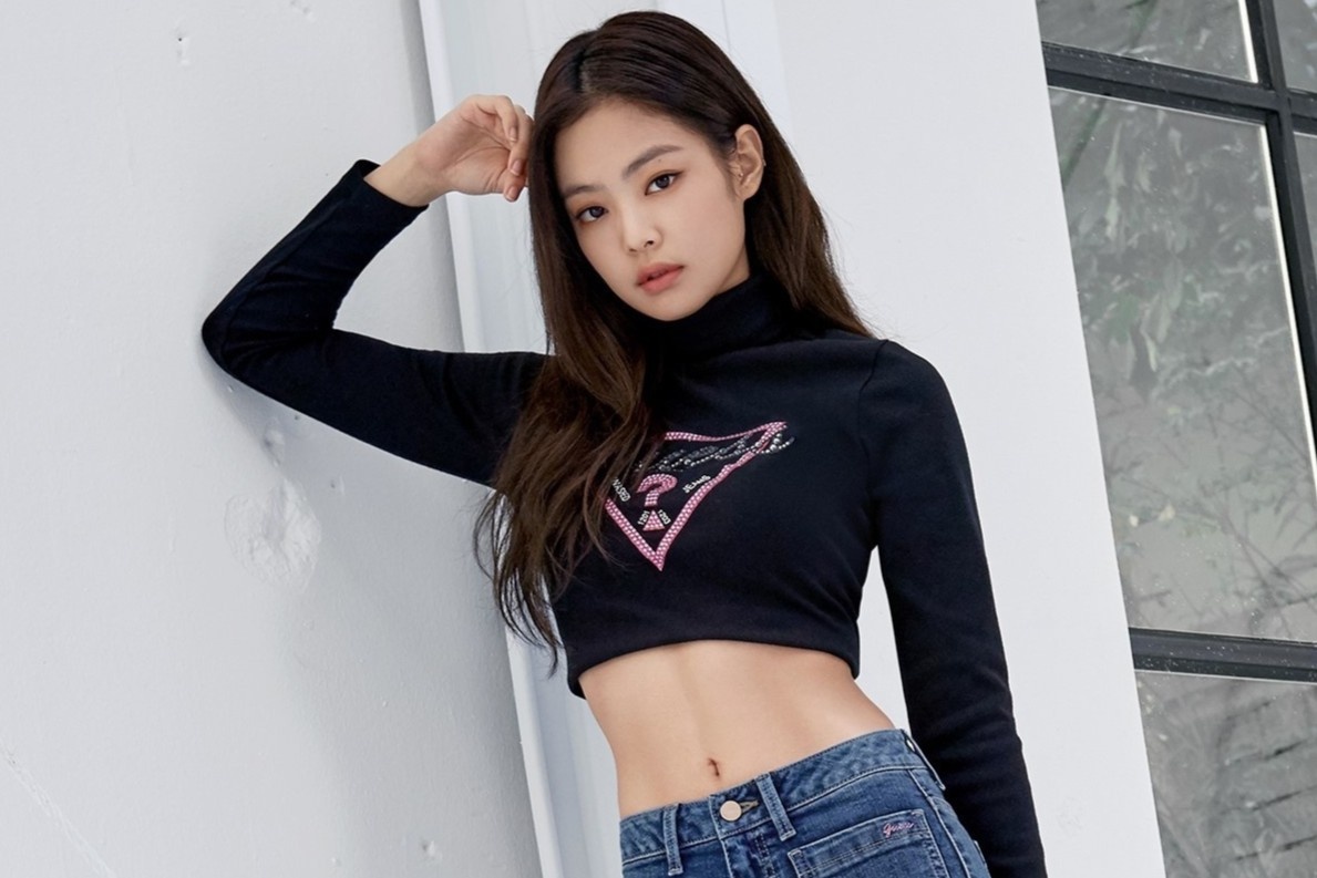 5 kieu trang phuc giup Jennie ton dang thon hinh anh