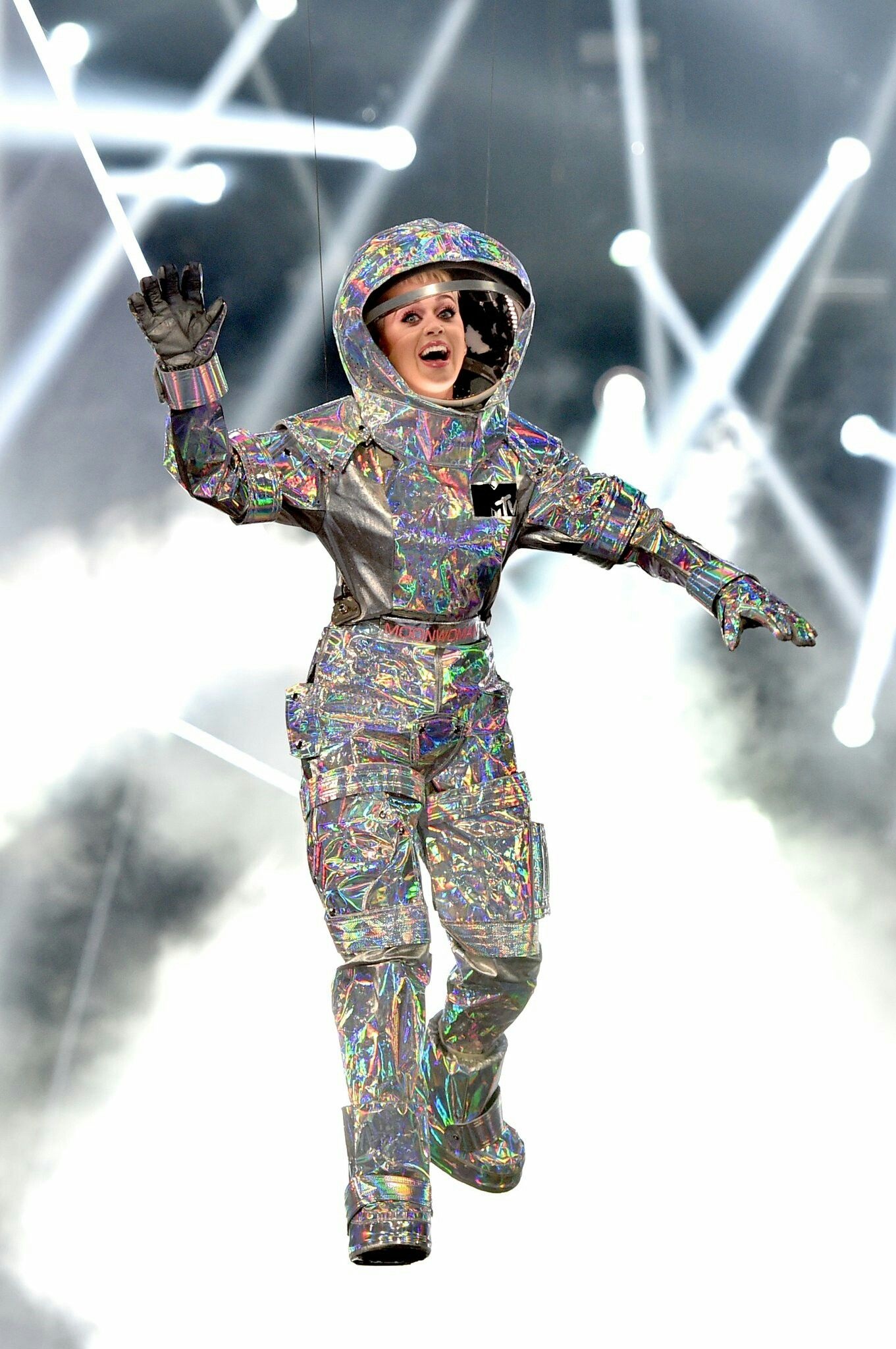 trang phuc tham do sao Hollywood anh 1