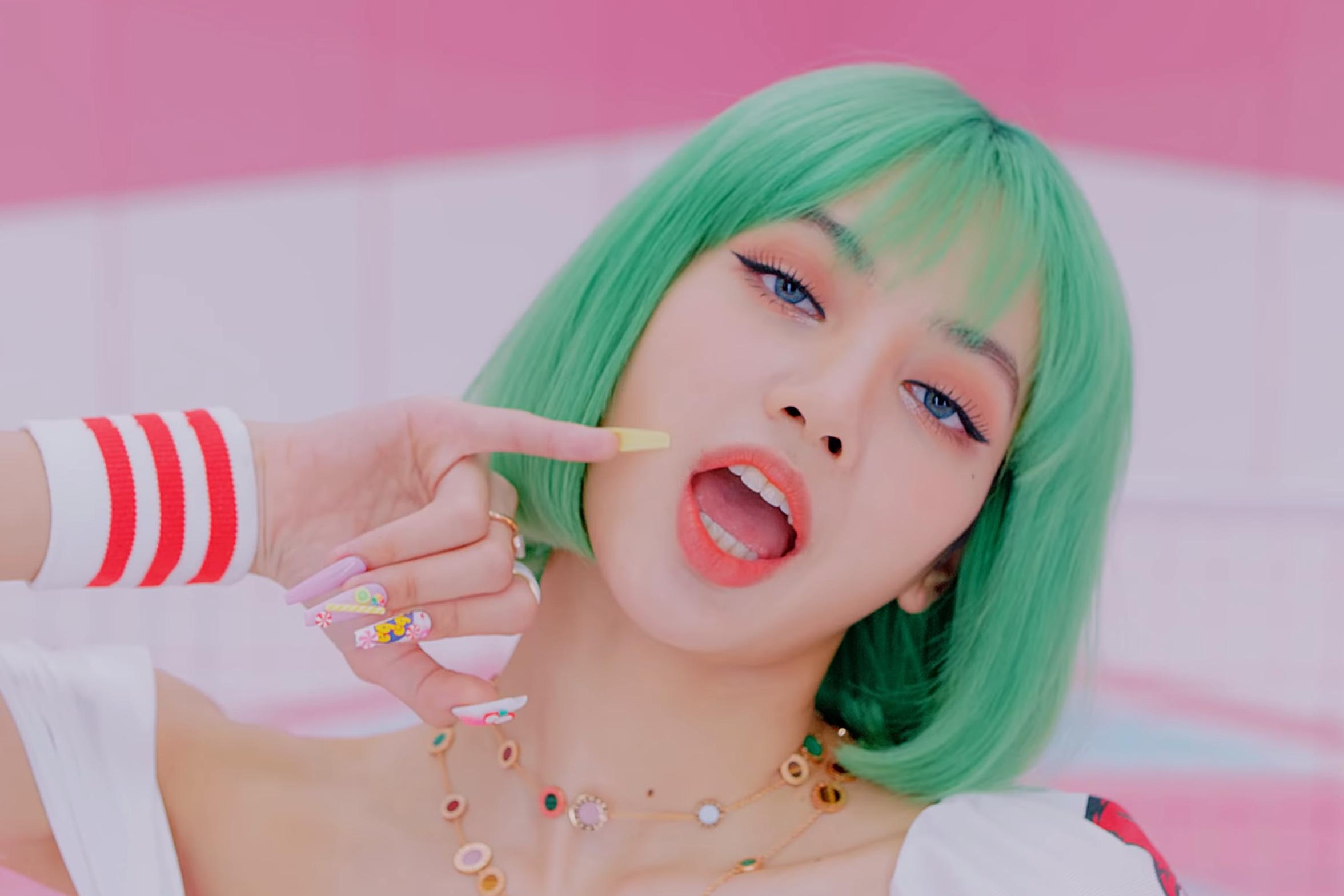 Nhung mon phu kien dat gia nhat cua Lisa hinh anh