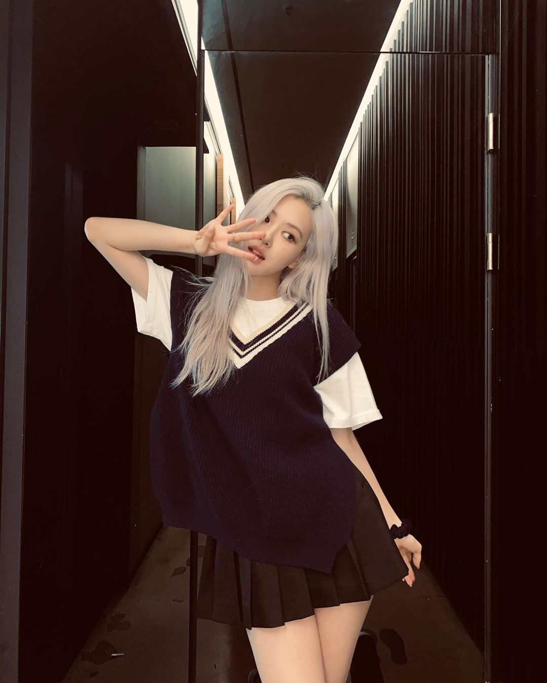 rosé và momo diện đồ giống nhau ảnh 8 rose va momo dien do giong nhau anh 8