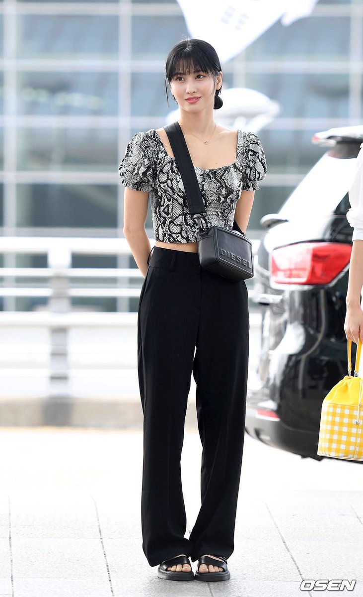 rosé và momo diện đồ giống nhau ảnh 5 rose va momo dien do giong nhau anh 5