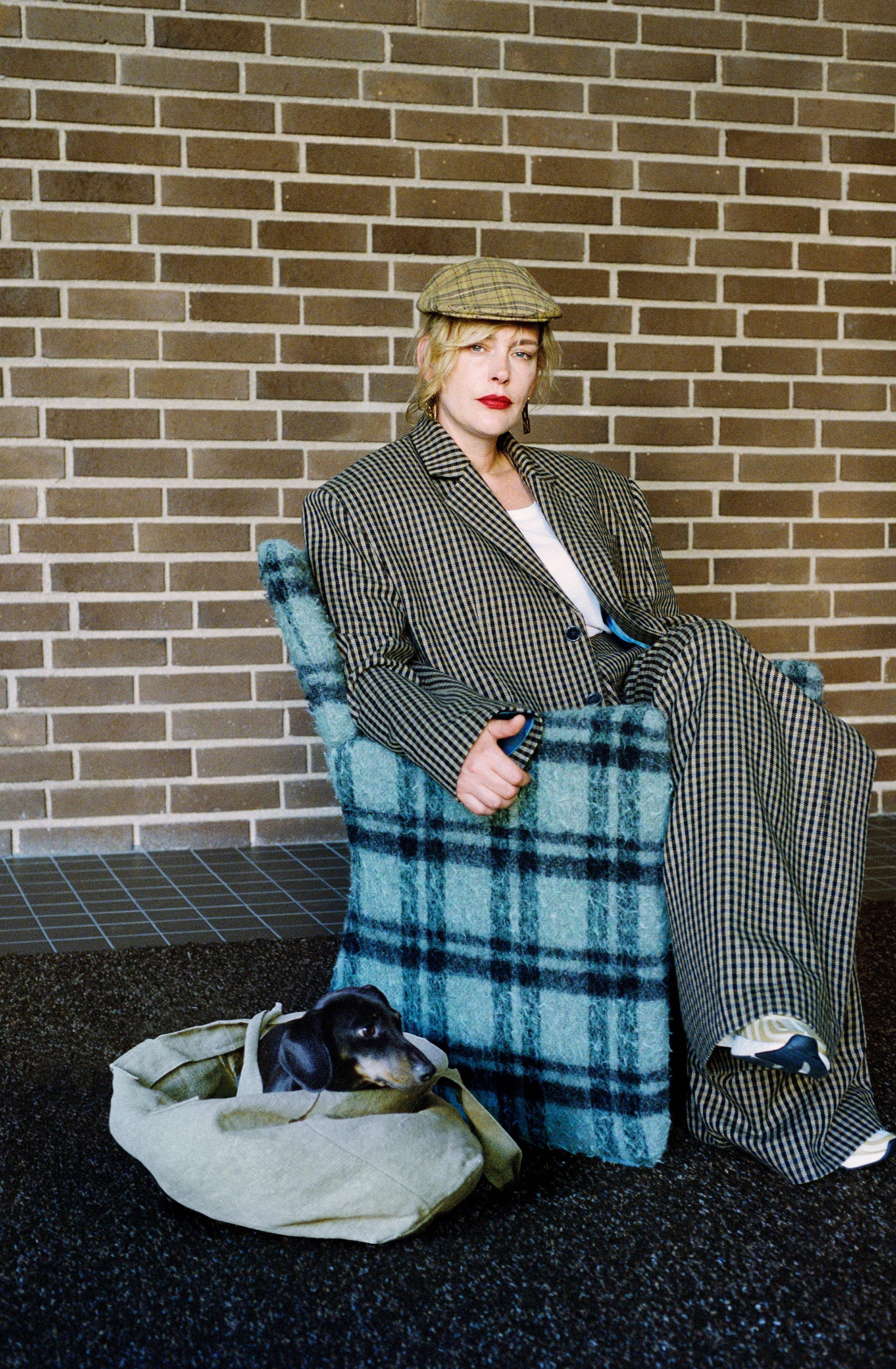 nhan vien cong ty lam nguoi mau anh 1