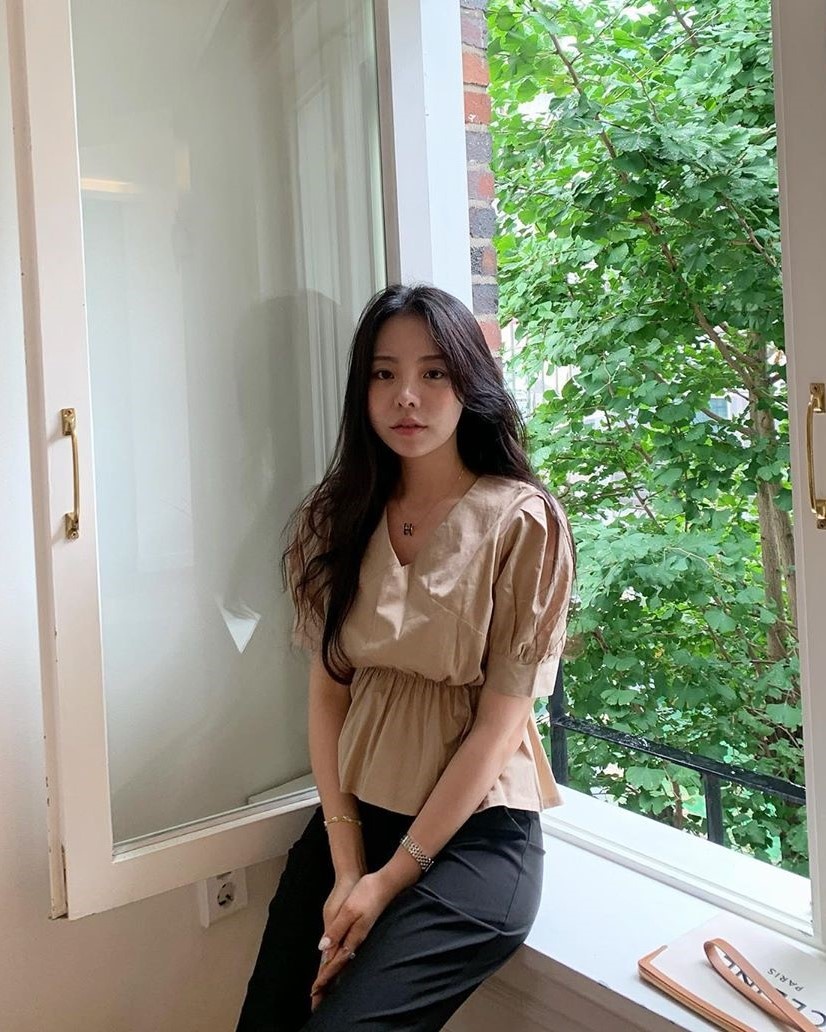 chi gai J-Hope lay chong anh 1