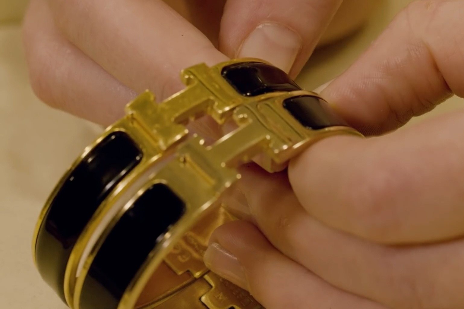 Cach phan biet vong Cartier, Hermes that va gia hinh anh