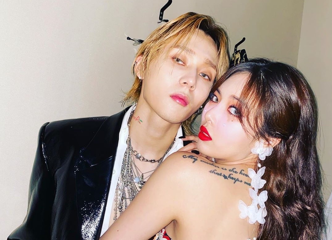 Y nghia hinh xam tren co the HyunA va dan sao Han hinh anh