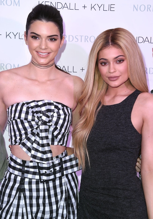 chi em jenner lam dep anh 7