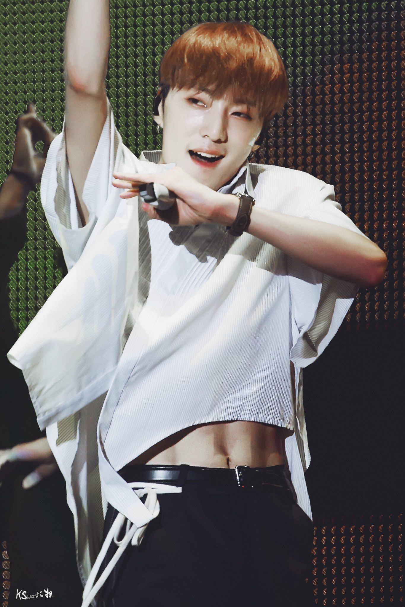 sao nam Hàn mặc crop top ảnh 13 sao nam Han mac crop top anh 13