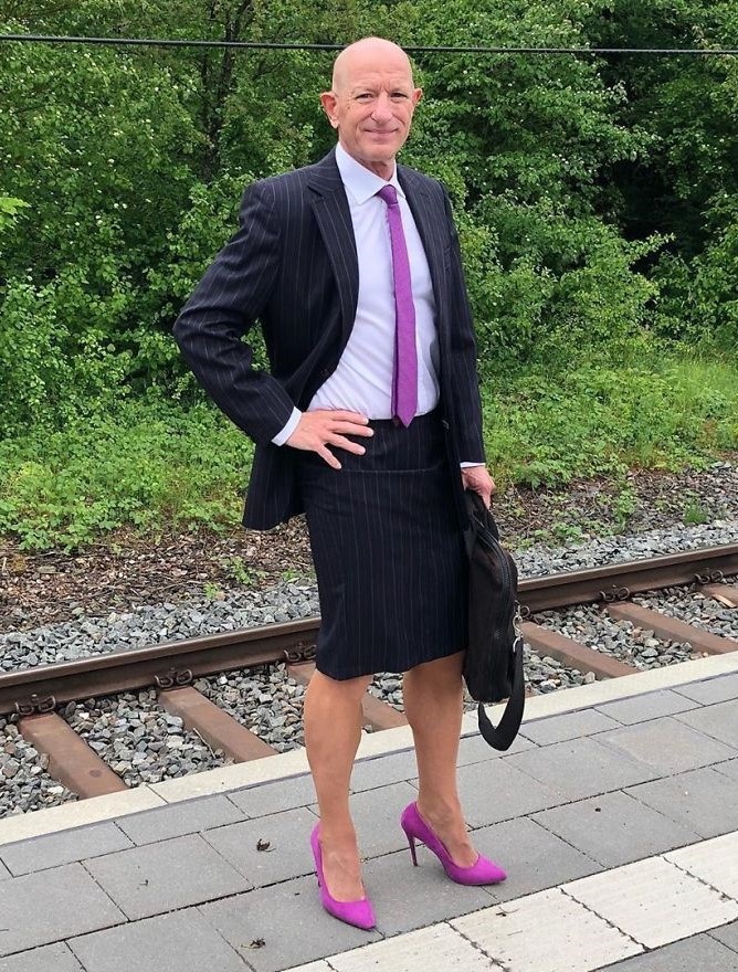 người đàn ông mặc váy ảnh 3 nguoi dan ong mac vay anh 3