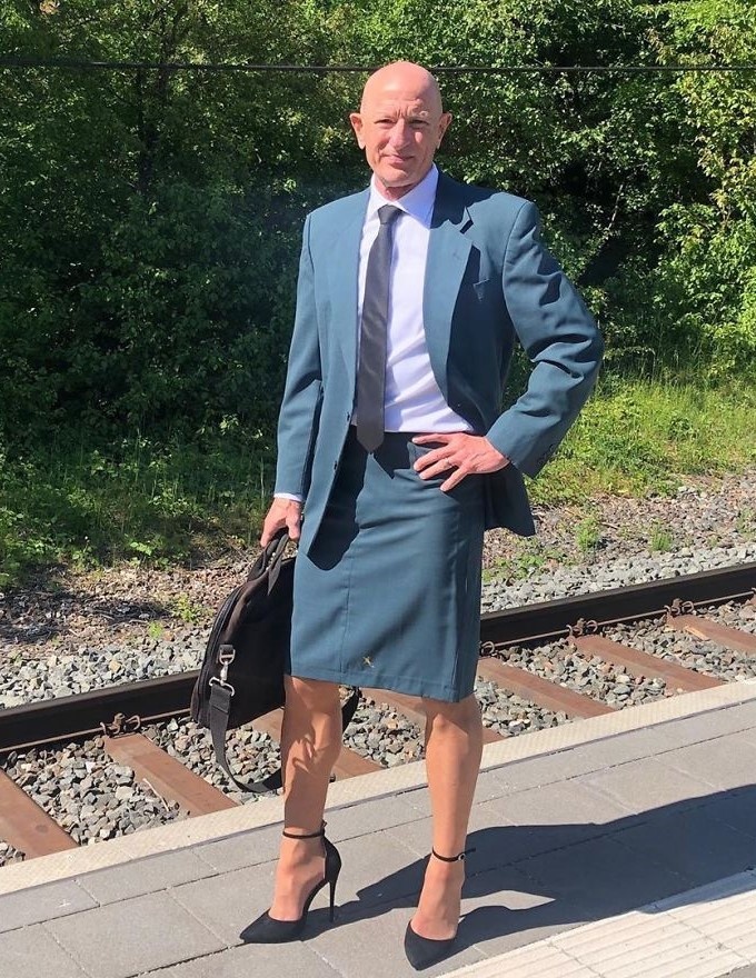 người đàn ông mặc váy ảnh 4 nguoi dan ong mac vay anh 4