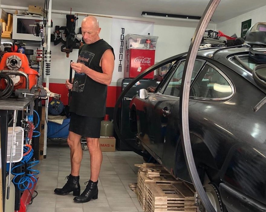 nguoi dan ong mac vay anh 13