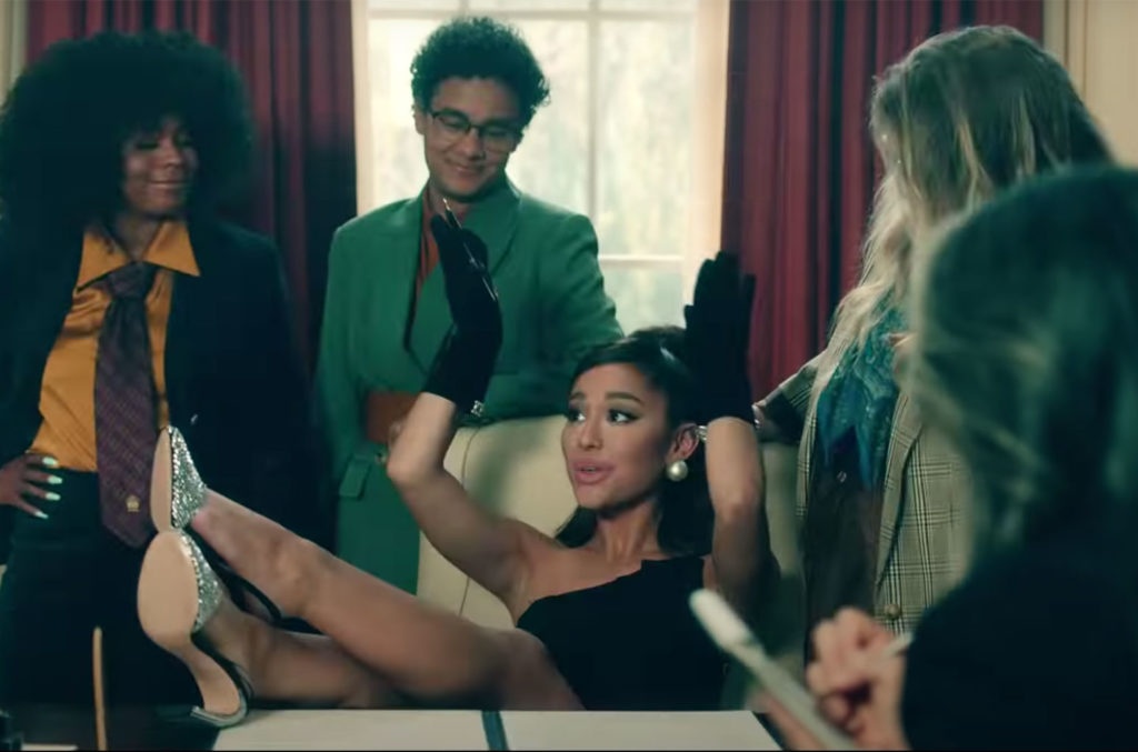ariana grande positions trang phục ảnh 3 ariana grande positions trang phuc anh 3