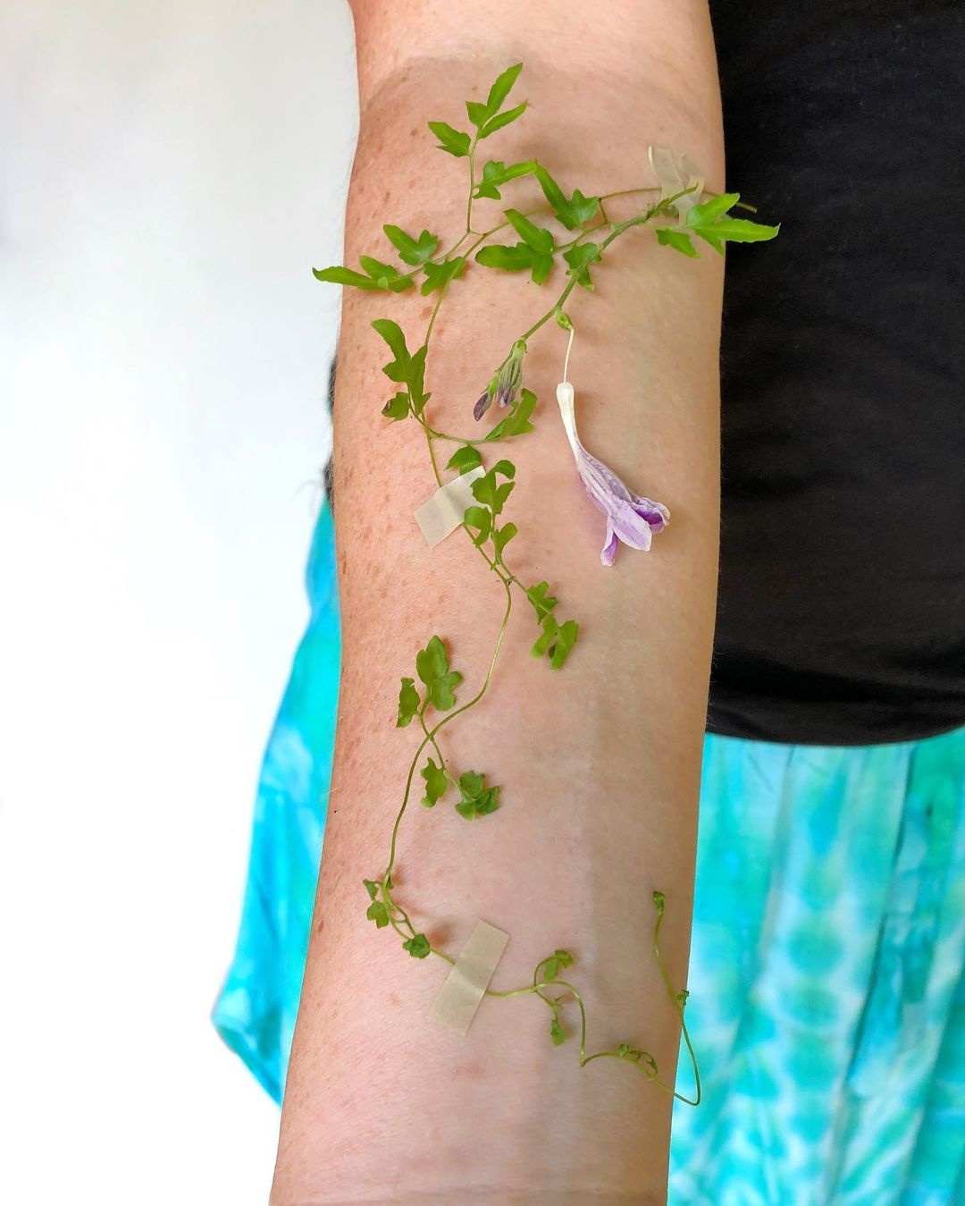 hình xăm hoa lá ảnh 1 hinh xam hoa la anh 1