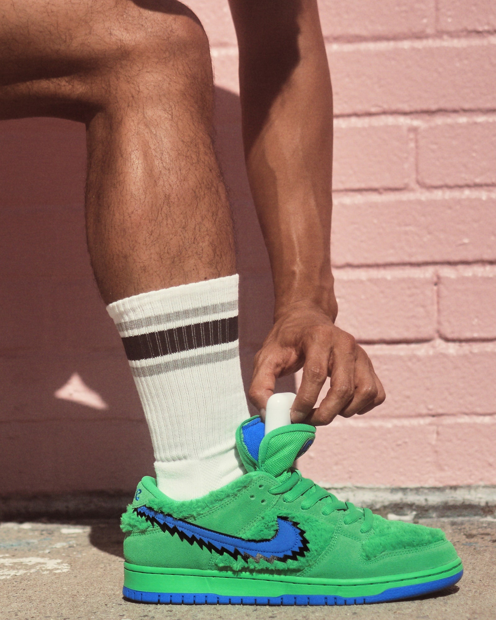 các mẫu giày bị đẩy giá lên cao ảnh 3 cac mau giay bi day gia len cao anh 3