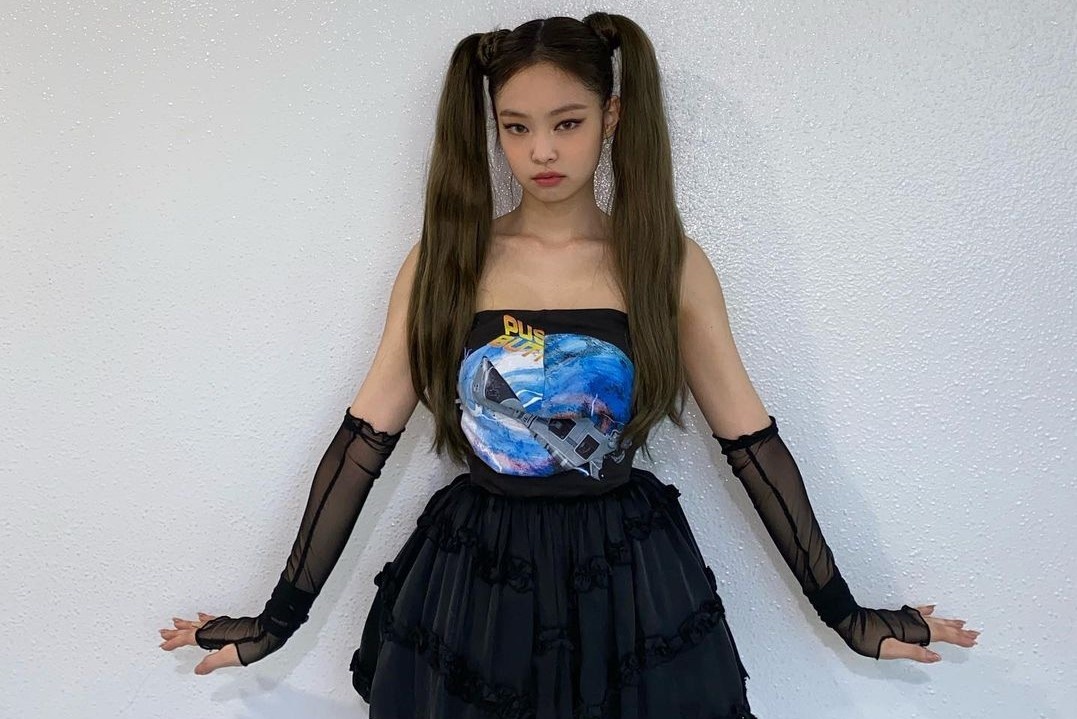 Mon do lam dep duoc Jennie, Suzy luon mang theo hinh anh