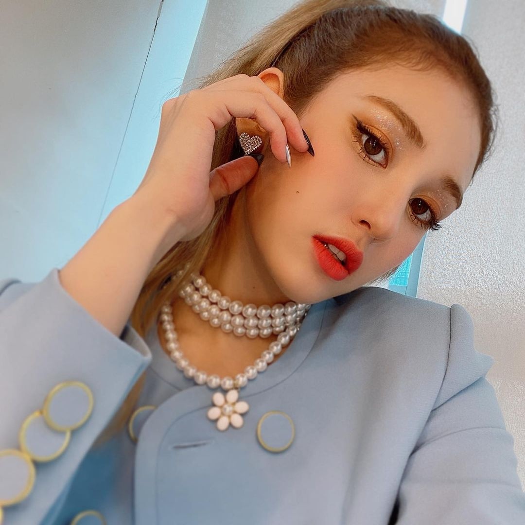 sao han deo trang suc anh 4