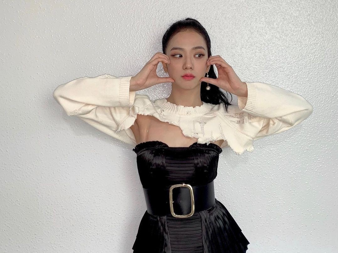 sao han deo trang suc anh 2