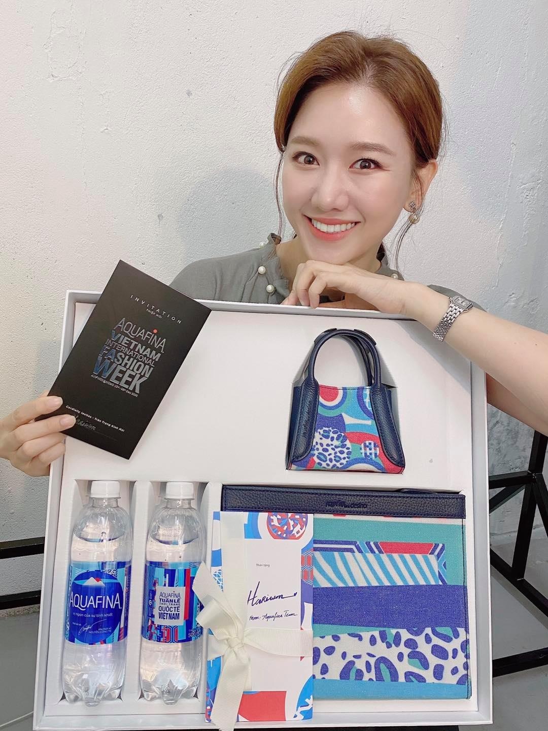 Aquafina Tuan le Thoi trang Quoc te Viet Nam 2020 anh 2