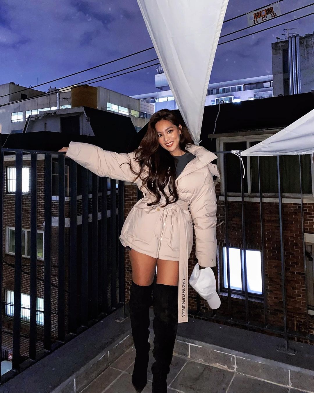 goi y cach phoi do ao phao anh 7