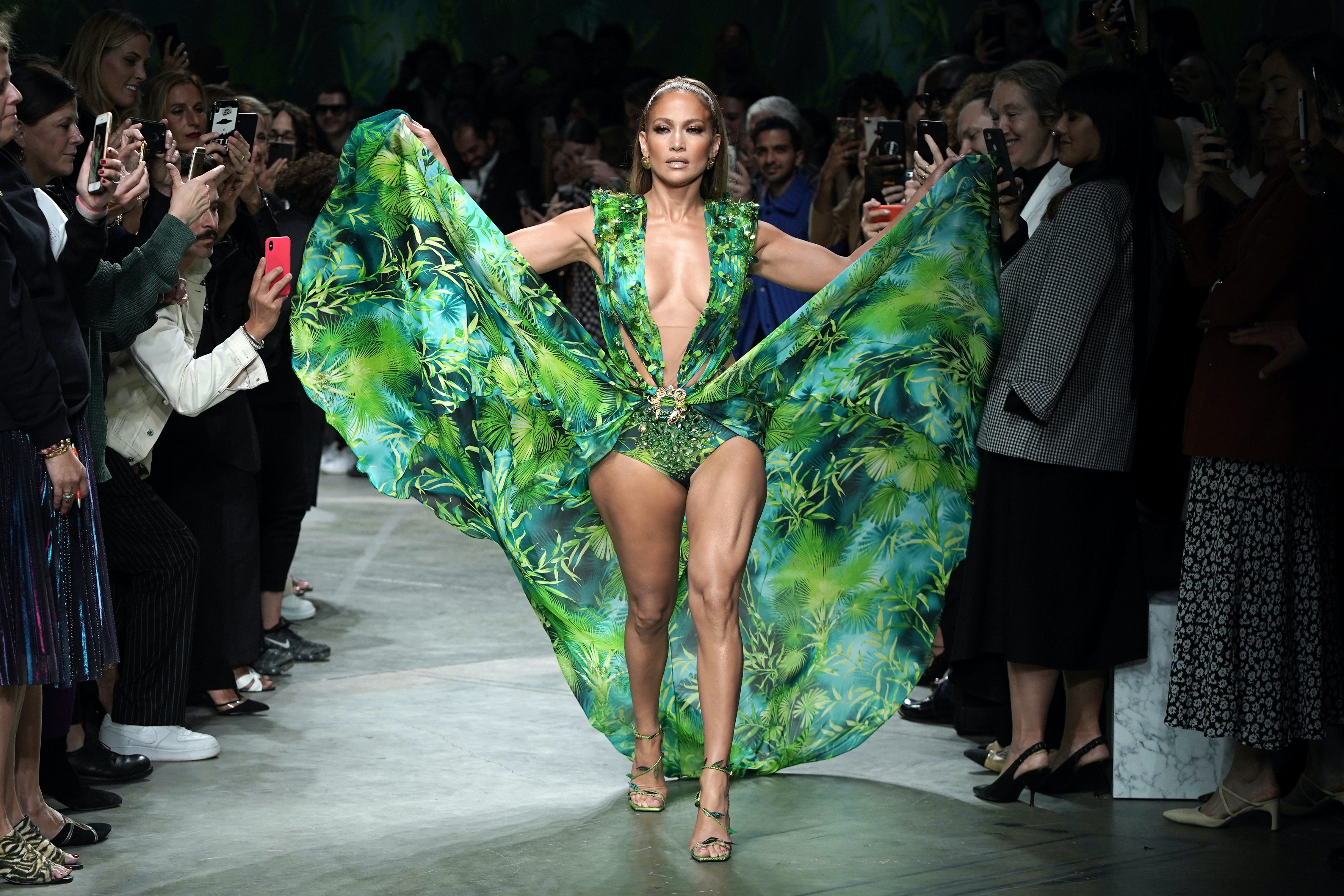 ý nghĩa biểu tượng versace ảnh 3 y nghia bieu tuong versace anh 3