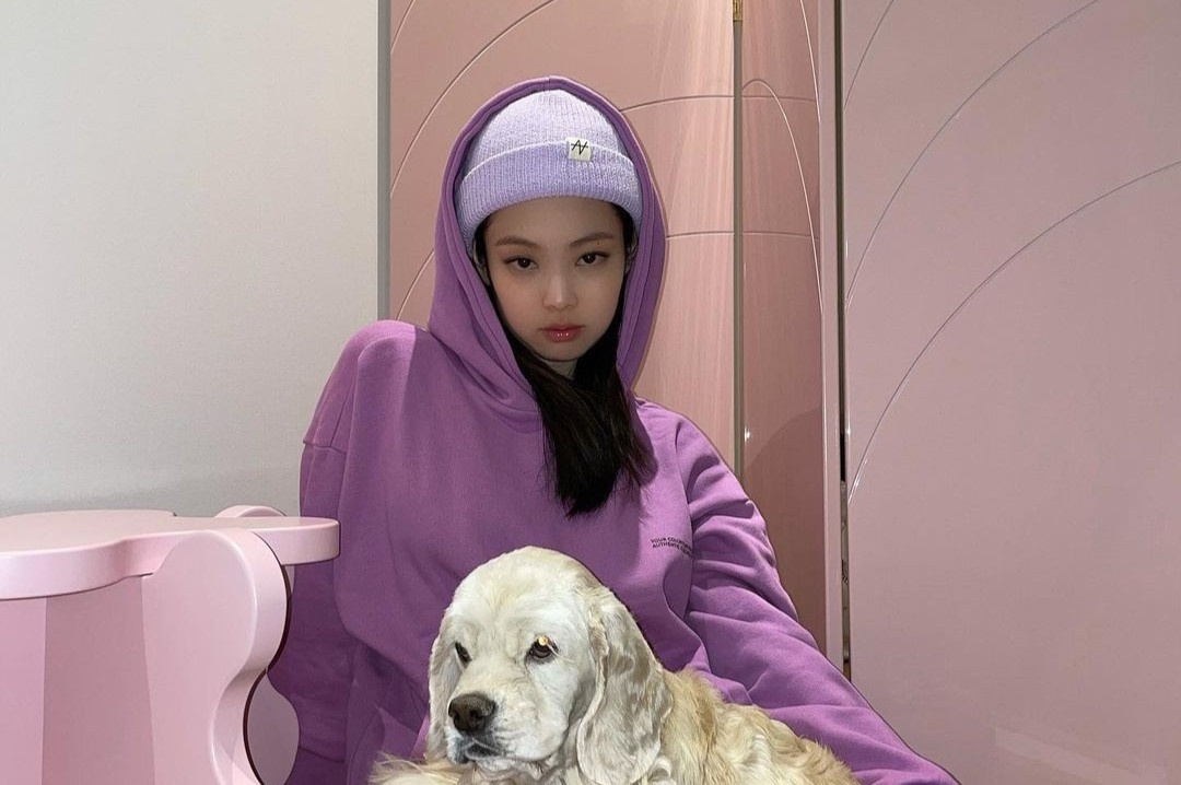 Kieu quan the thao duoc Jennie va dan sao yeu thich hinh anh