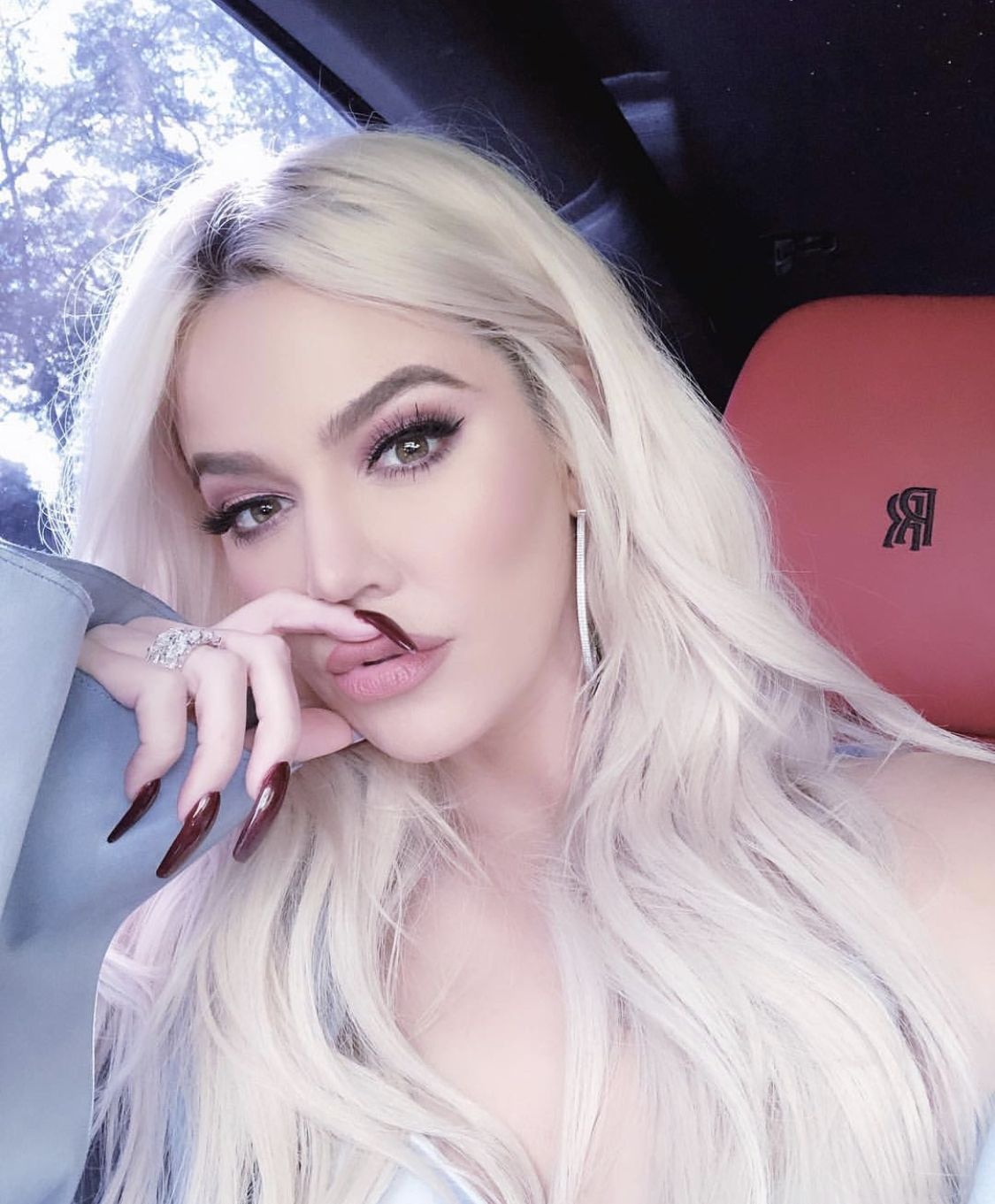 lam mong tay giong cardi b anh 4