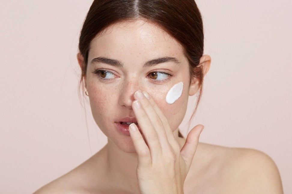 Tra xanh va 6 loai thuc pham giup dieu tri nam da hinh anh