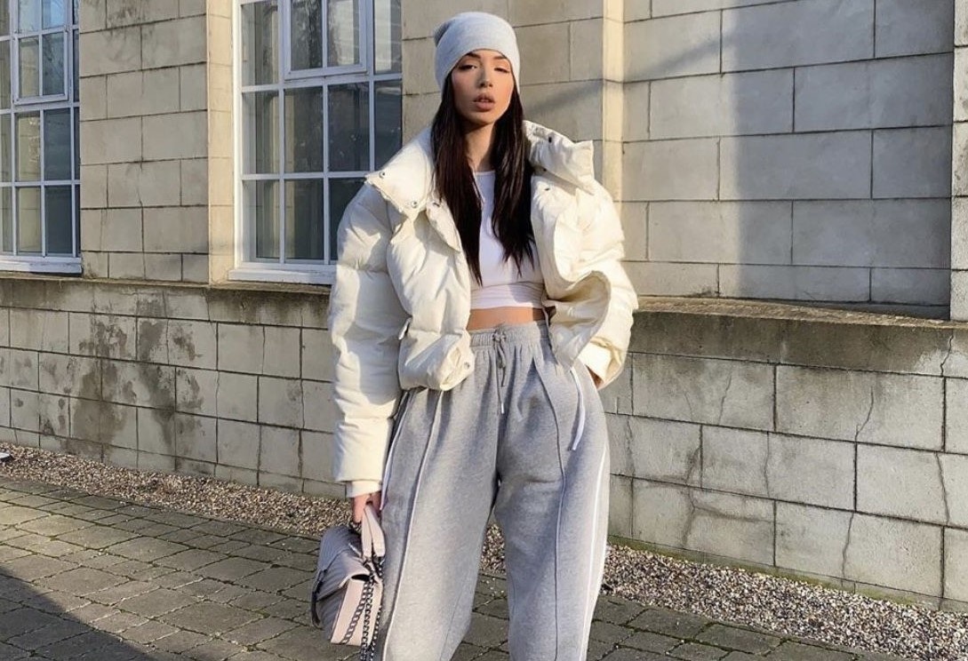 Cach mac ao khoac sanh dieu trong mua dong hinh anh