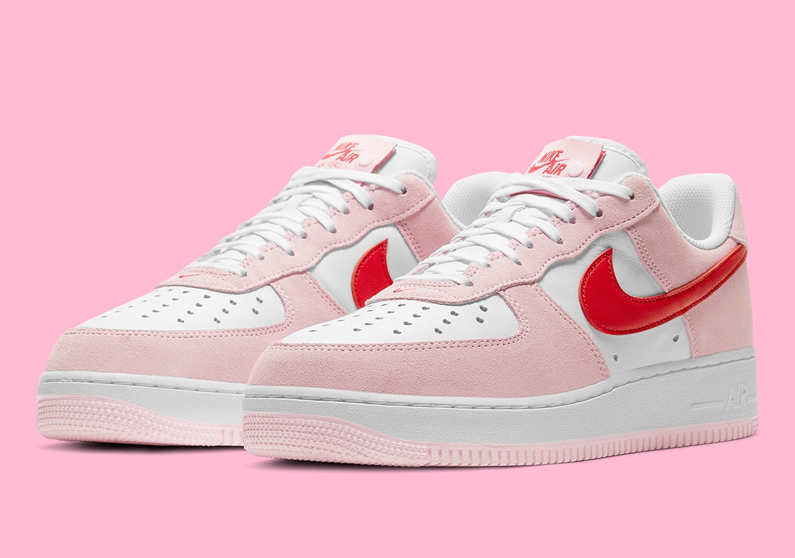 6 mau giay sneakers ra mat dip Valentine hinh anh