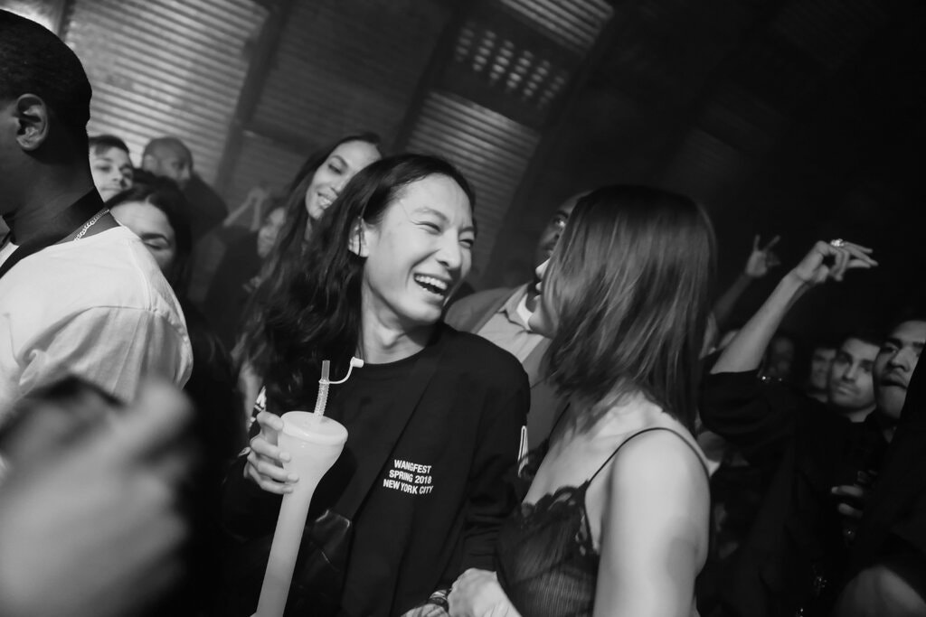 Alexander Wang tấn công tình dục ảnh 2 Alexander Wang tan cong tinh duc anh 2
