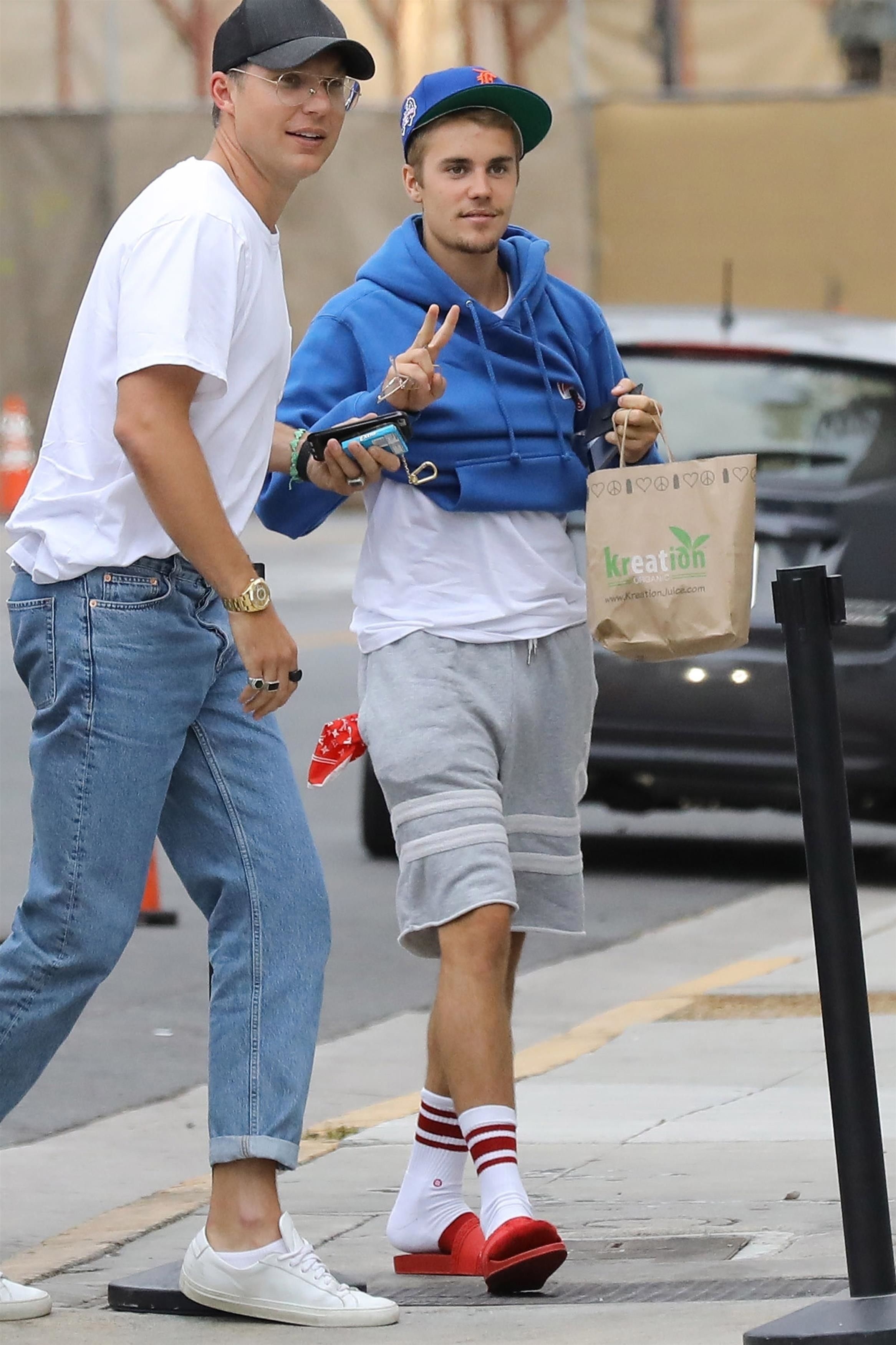 loại bỏ quần áo cũ ảnh 2 loai bo quan ao cu anh 2