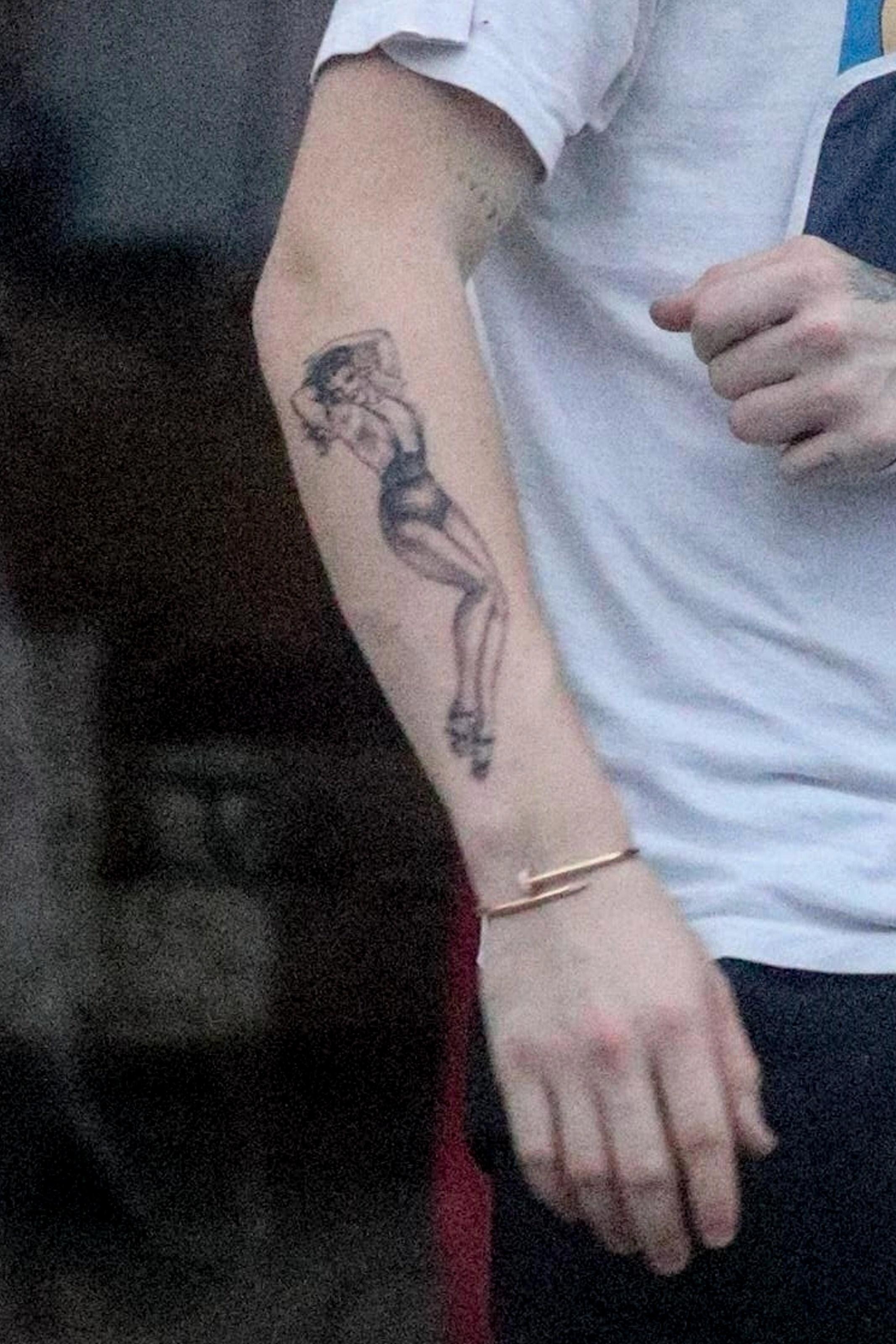 y nghia hinh xam cua brooklyn beckham anh 18