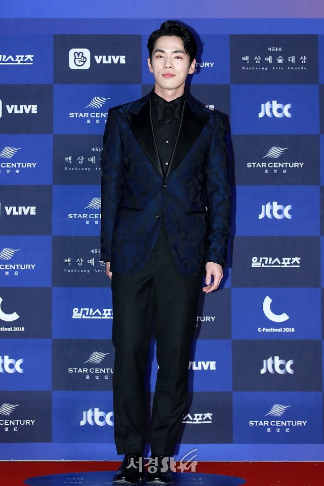 phong cach ngoai doi cua kim jung hyun anh 11