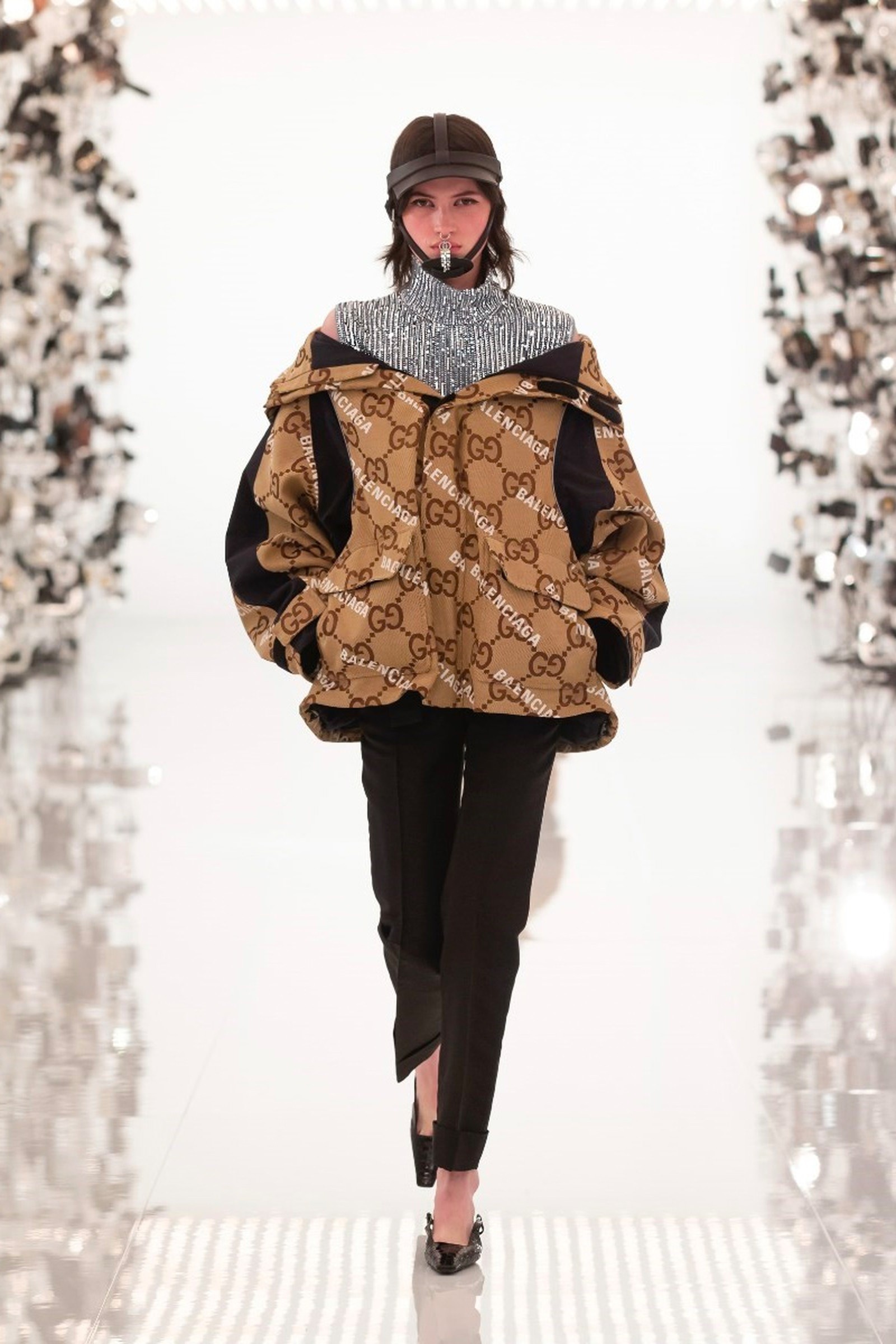 gucci kết hợp balenciaga ảnh 2 gucci ket hop balenciaga anh 2