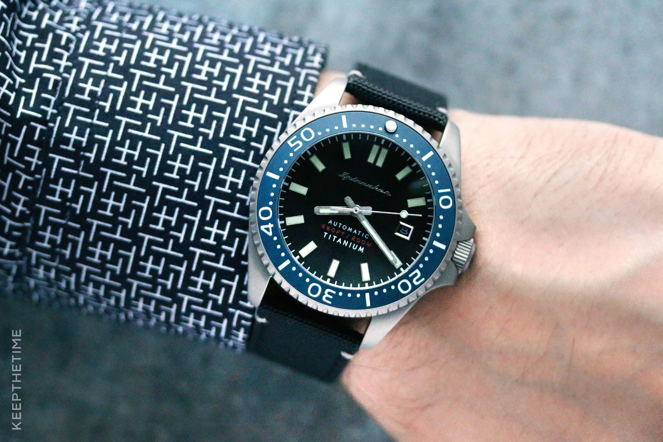 tai sao nen mua dong ho titan anh 1