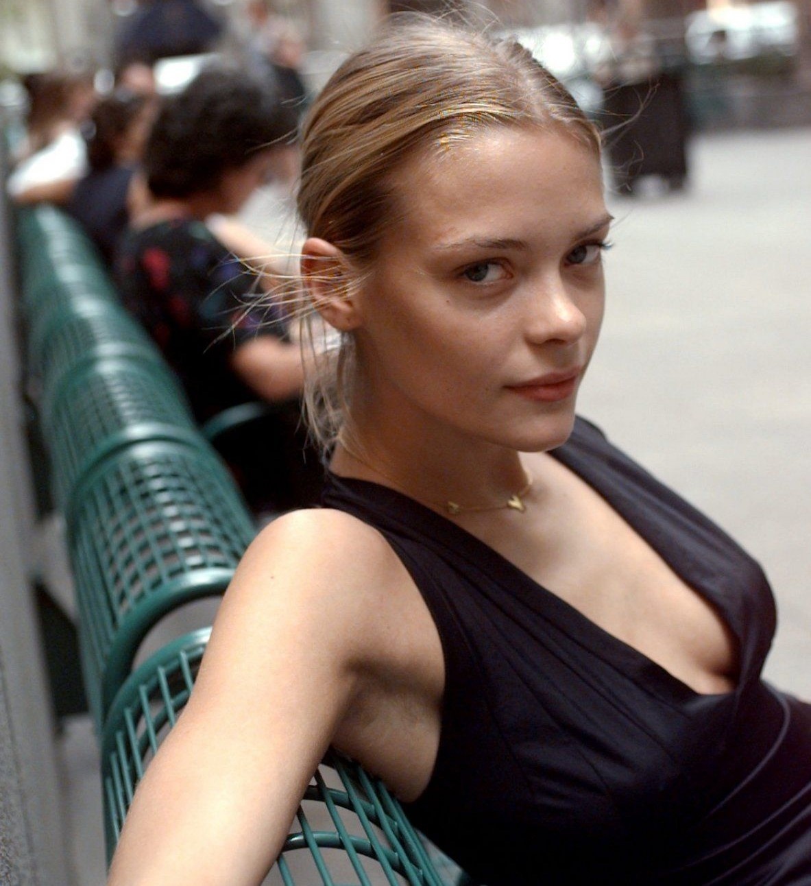 dan nguoi mau cham soc da nhu the nao anh 2