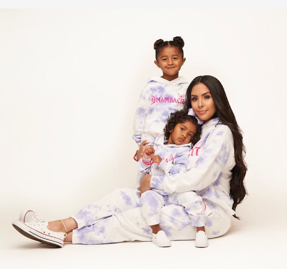 vo kobe bryant ra mat bo suu tap quan ao anh 1