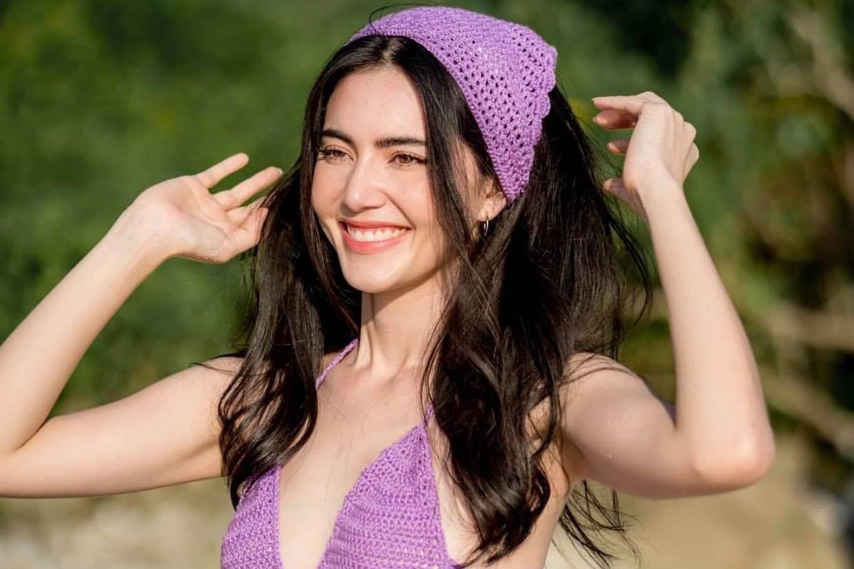 4 mon phu kien cac co gai can co khi du lich hinh anh