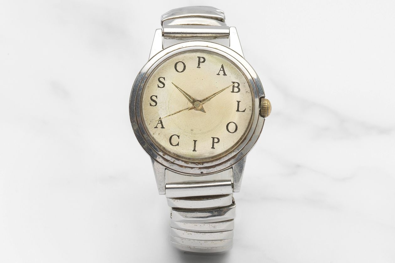 Dong ho hiem cua Picasso duoc ban gia 267.000 USD hinh anh