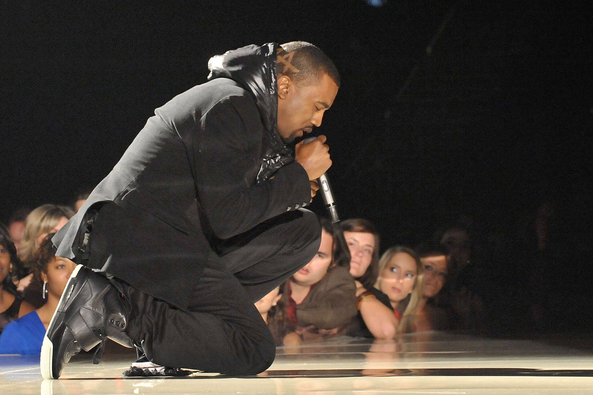 dau an trong van hoa sneakers anh 7