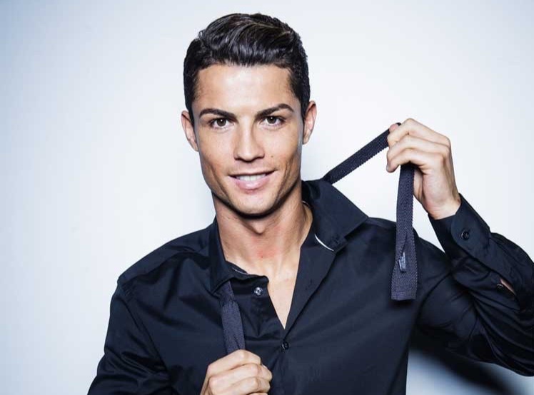 Ronaldo va dan cau thu Euro 2020 mac do dep nhat hinh anh