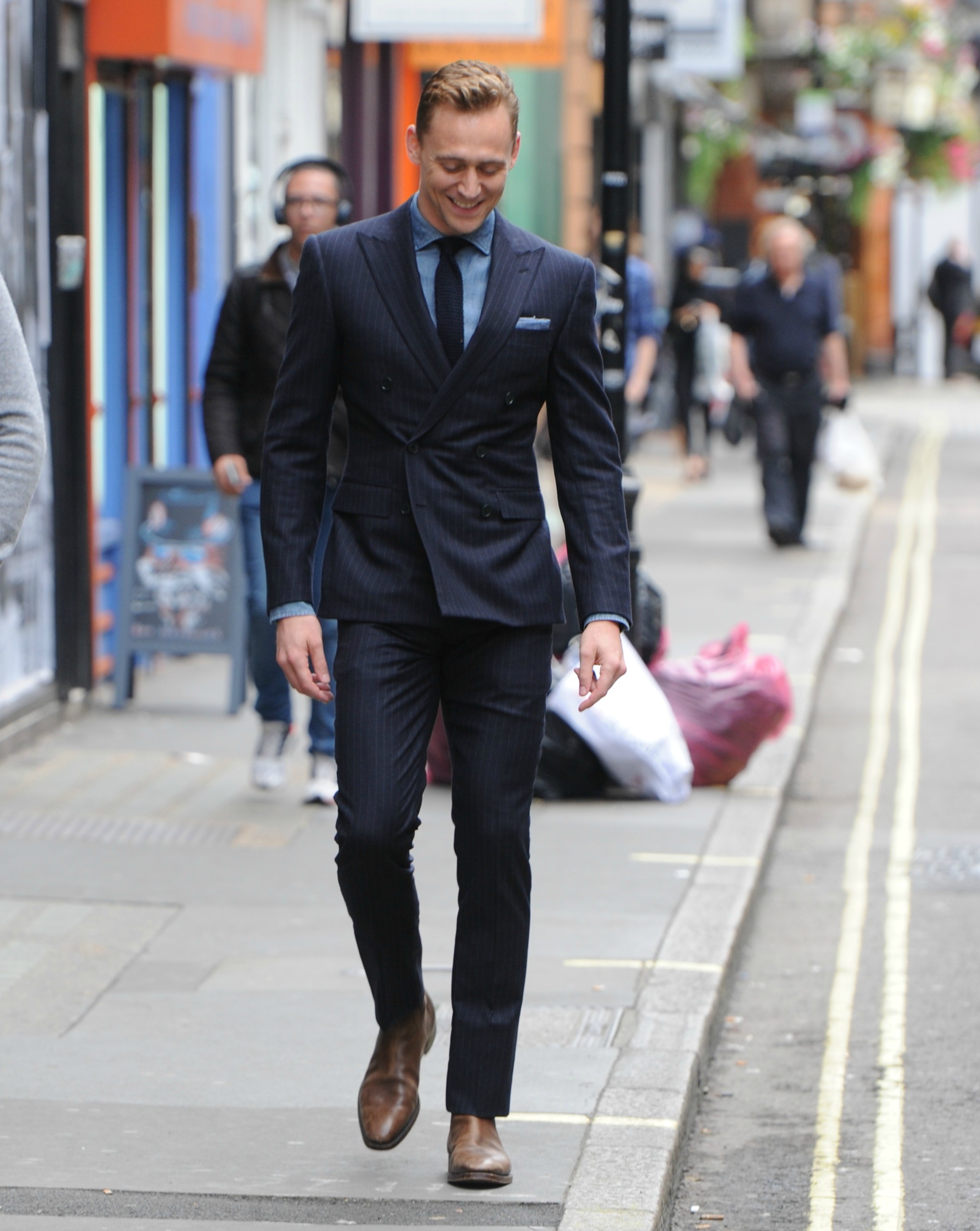 đàn ông nên mặc suit gì ảnh 3 dan ong nen mac suit gi anh 3