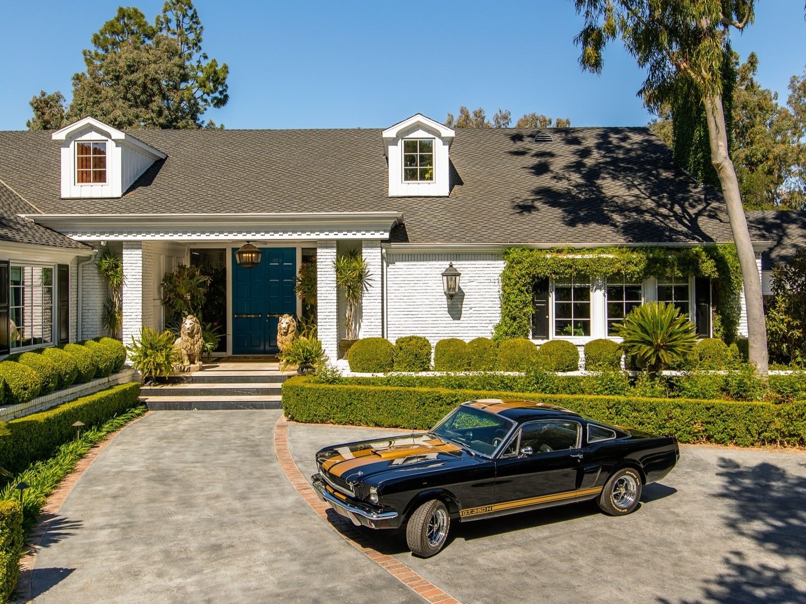 ben trong biet thu cua Cara Delevingne anh 2