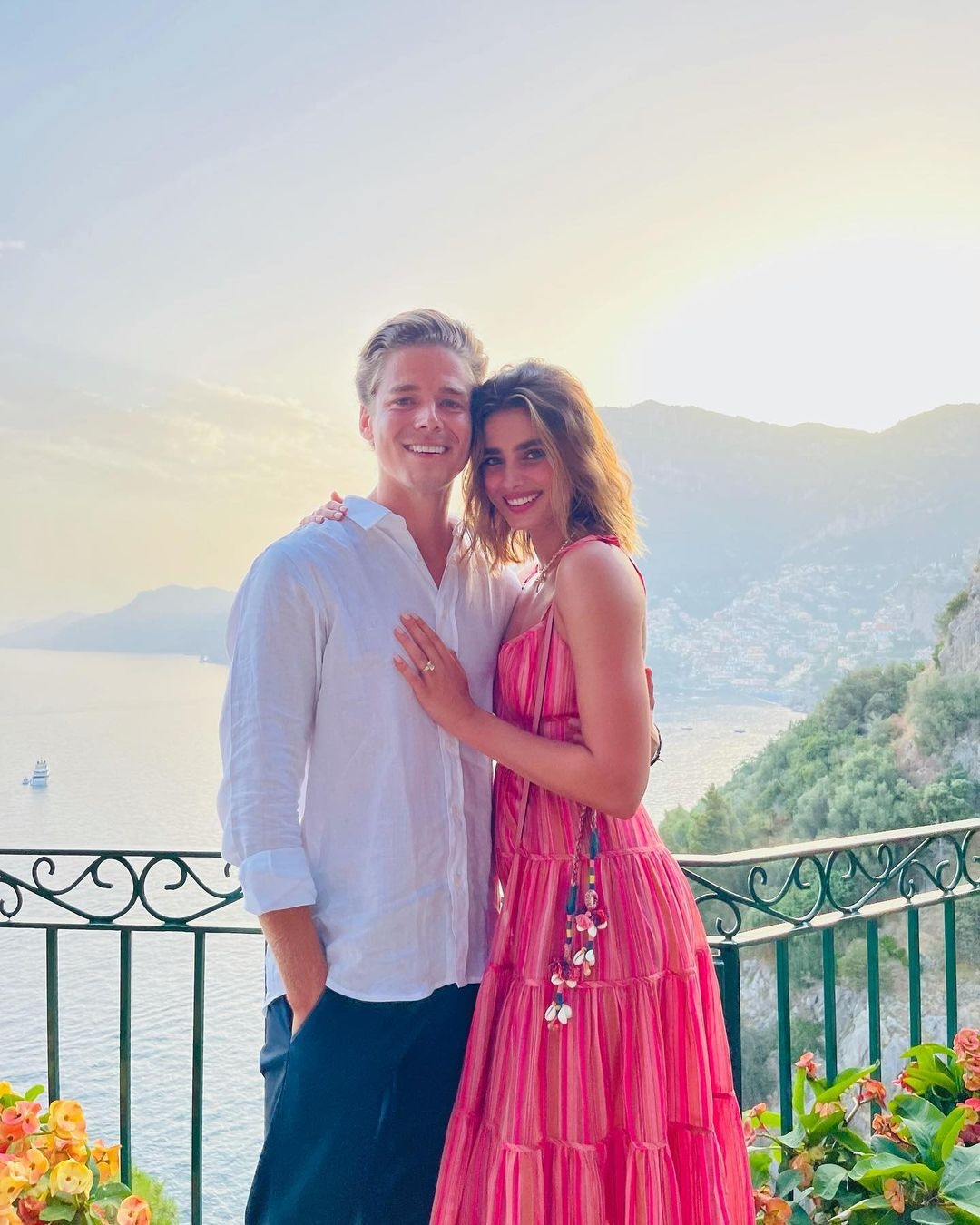 người mẫu taylor hill đính hôn ảnh 1 nguoi mau taylor hill dinh hon anh 1