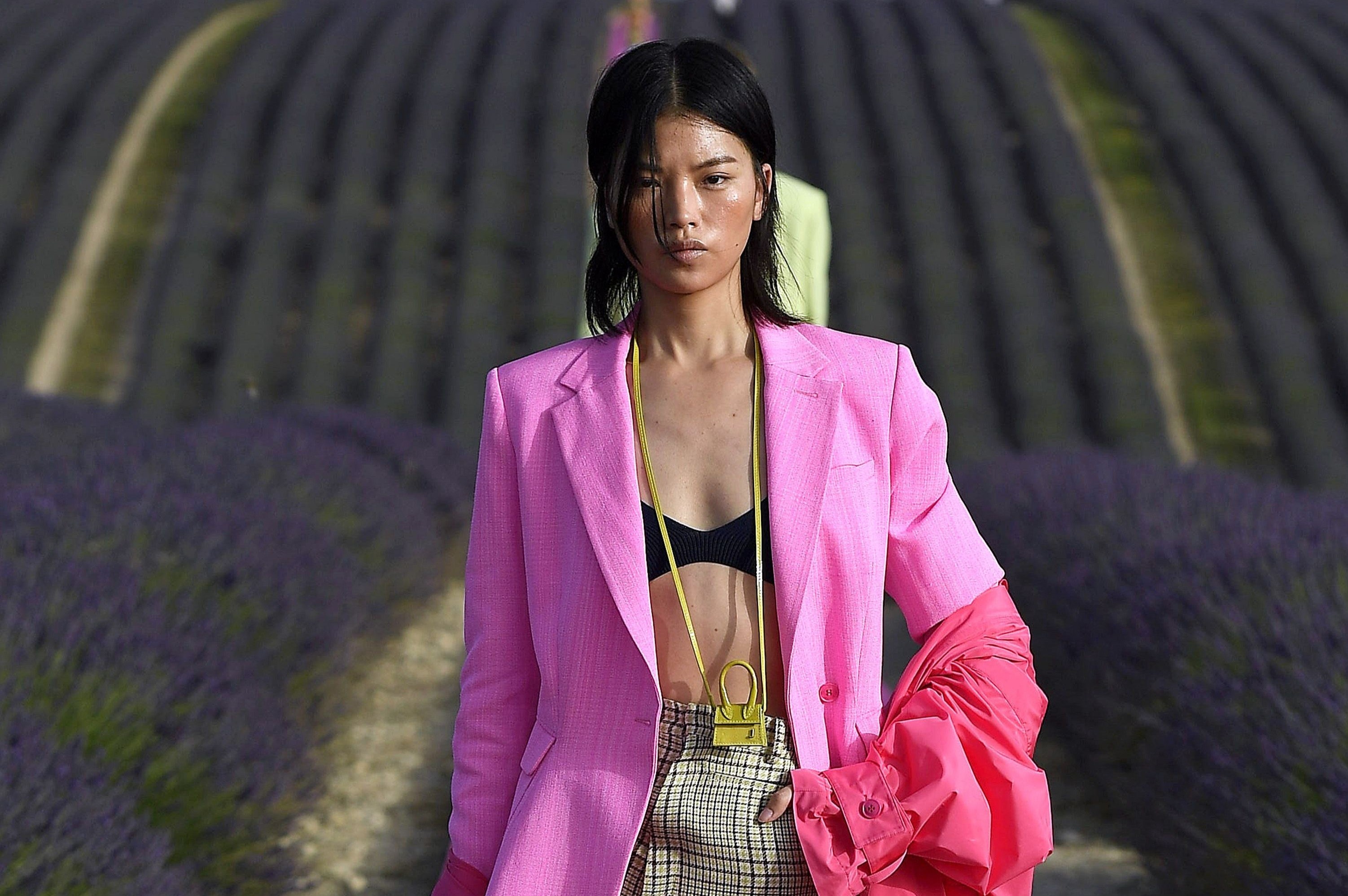 Trao luu lam tui sieu nho cua Dior, Jacquemus hinh anh