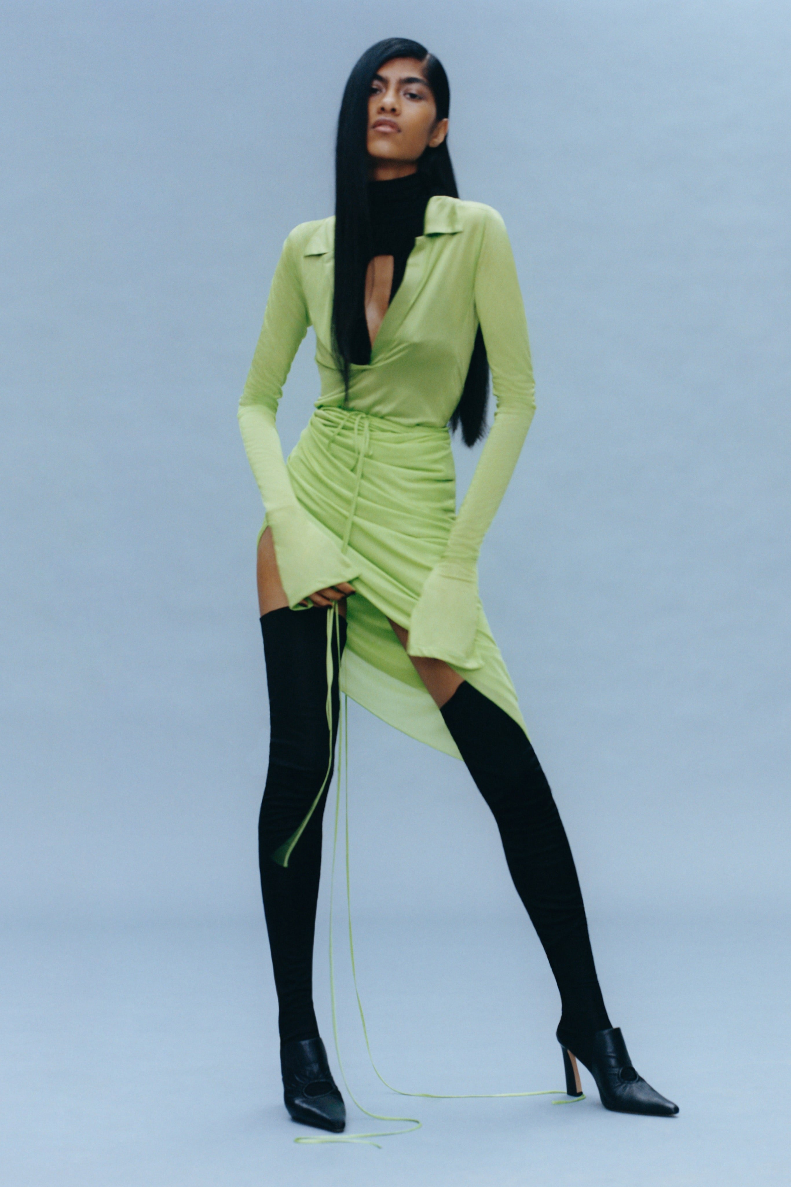 rihanna mặc mốt giấu quần ảnh 5 rihanna mac mot giau quan anh 5